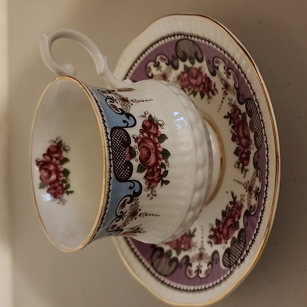 Sandringham Fine English Bone China Teacup & Saucer Set, Elegent Floral Design